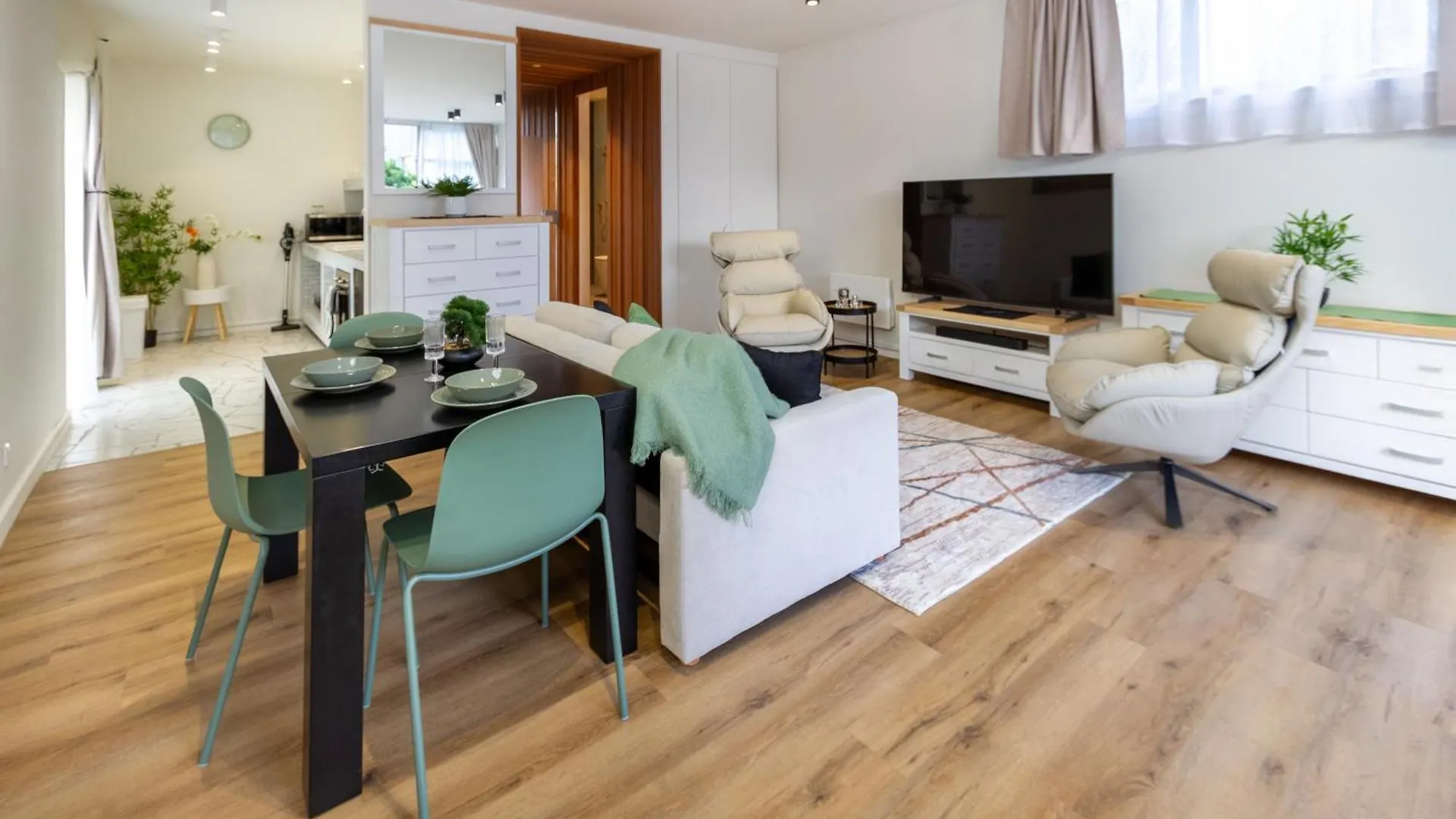 דירה כרייסטצ'רץ' Luxury King Studio With Spa And Private Carpark