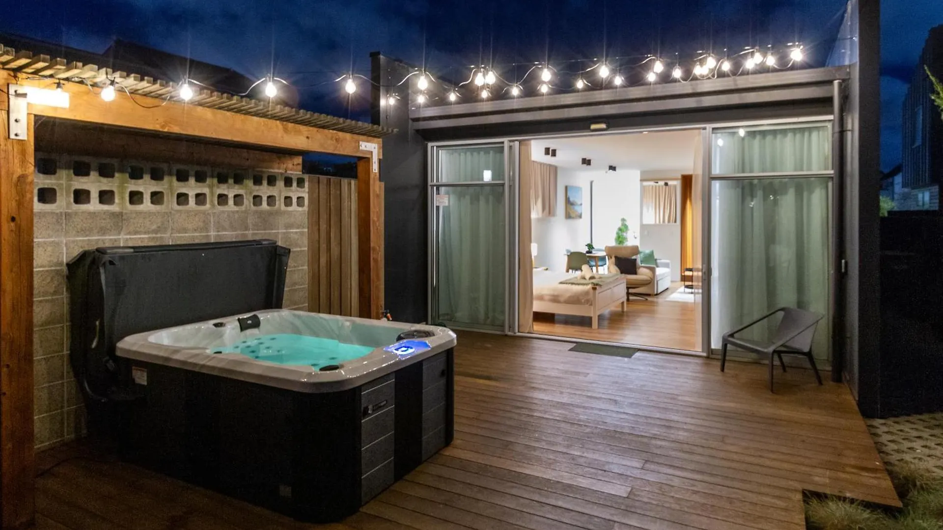 כרייסטצ'רץ' Luxury King Studio With Spa And Private Carpark ניו זילנד